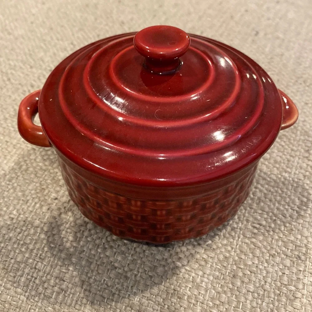 NWOT Pier 1 Burgundy Basket Weave Stoneware Ramekin & Mini Cup 2pc